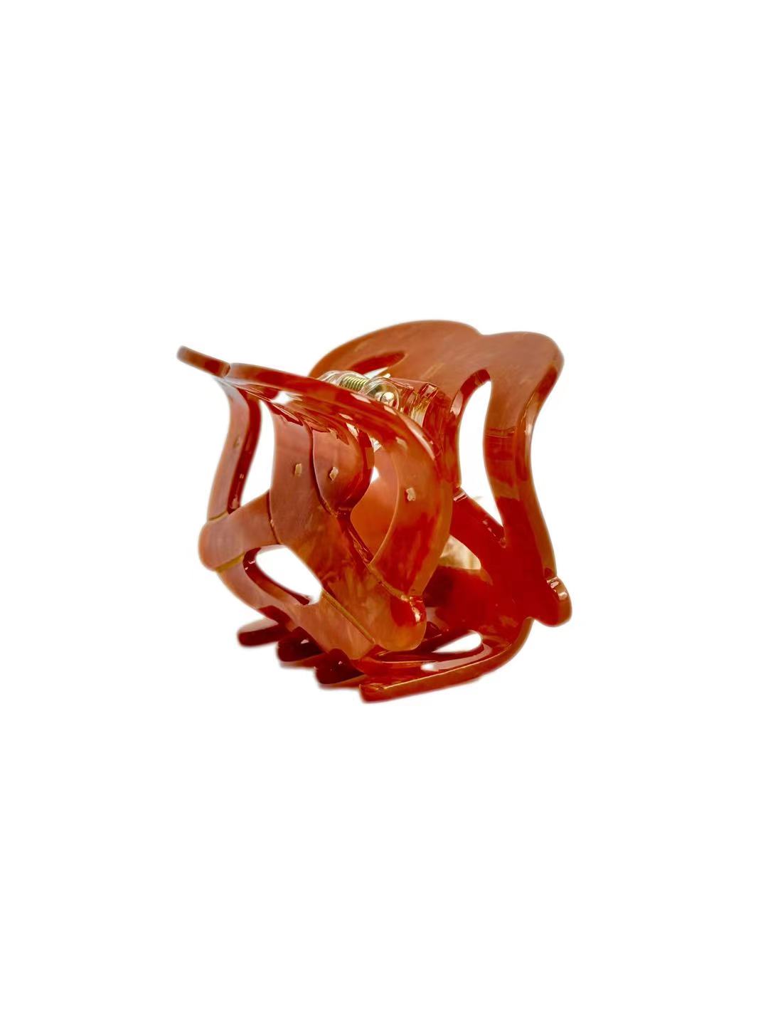 Pretzel Hair Claw Clip - A Twist of Style